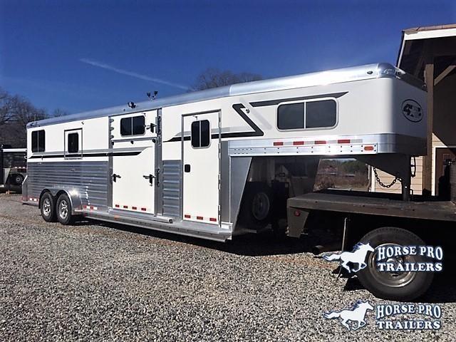 2024 4-Star Deluxe 2+1 Gooseneck - WERM FLOORING! 2024 4-Star Deluxe 2+1 Gooseneck - WERM FLOORING!