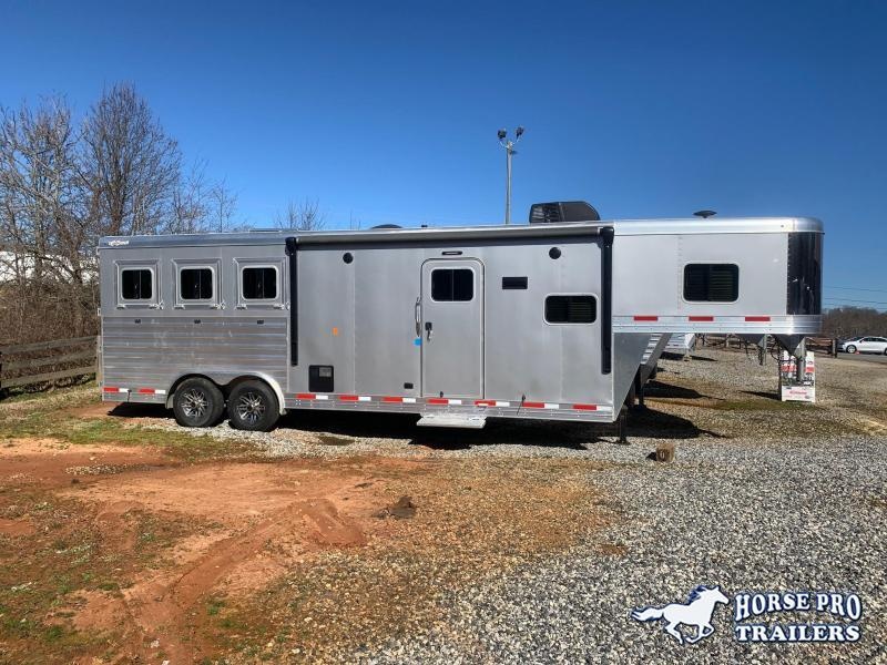 2020 Exiss Endeavor 3 Horse Slant Load 10' Living Quarters 2020 Exiss Endeavor 3 Horse Slant Load 10' Living Quarters