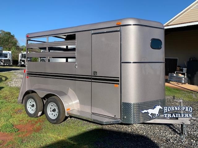 2022 Bee 2 Horse Slant Load Bumper Pull- Stock sides 2022 Bee 2 Horse Slant Load Bumper Pull- Stock sides