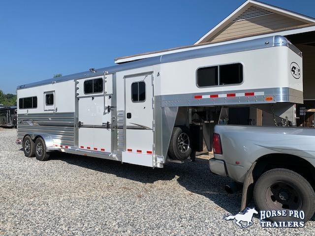 2023 4-Star 2+1 Gooseneck w/HYDRAULIC JACK 2023 4-Star 2+1 Gooseneck w/HYDRAULIC JACK
