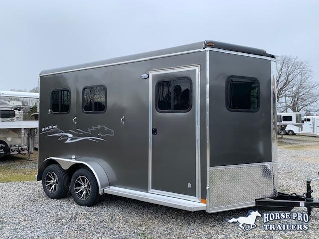 2021 Homesteader 2 Horse Slant Load Bumper Pull w/RAMP & ESCAPE DOOR 2021 Homesteader 2 Horse Slant Load Bumper Pull w/RAMP & ESCAPE DOOR