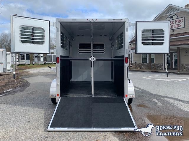 2021 Kiefer 2 Horse Straight Load Bumper Pull w/ROOF INSULATION 2021 Kiefer 2 Horse Straight Load Bumper Pull w/ROOF INSULATION