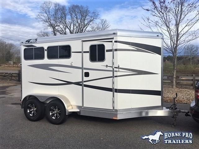 2021 4 Star 2 Horse Slant Load Bumper Pull w ROOF INSULATION FANS 2021 4 Star 2 Horse Slant Load Bumper Pull w ROOF INSULATION FANS
