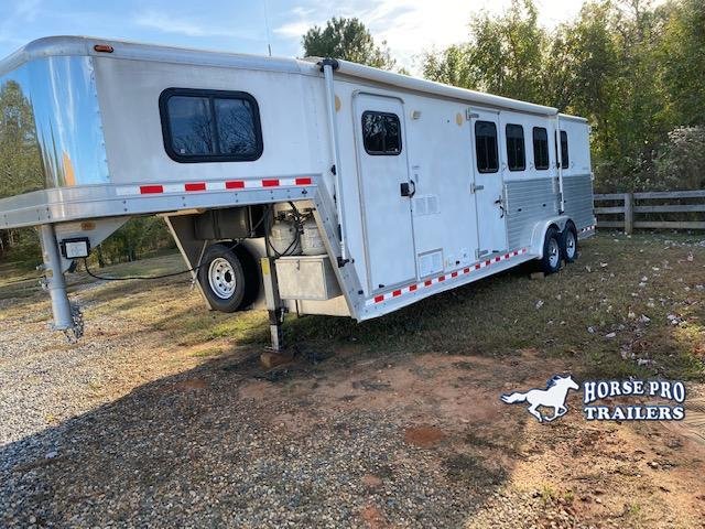 2001 Kiefer 4 Horse 7' LQ Living Quarters 2001 Kiefer 4 Horse 7' LQ Living Quarters