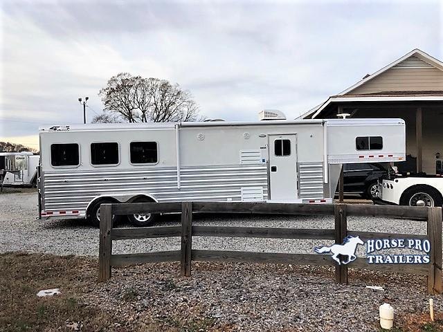 2023 4-Star 3 Horse 10'6 Outback Living Quarters w/RAMP 2023 4-Star 3 Horse 10'6 Outback Living Quarters w/RAMP