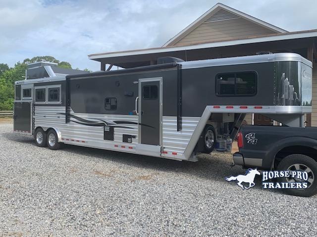2023 Cimarron 3 Horse 13'6 Outback Living Quarters w/SIDE LOAD FULL REAR TACK & GENERATOR 2023 Cimarron 3 Horse 13'6 Outback Living Quarters w/SIDE LOAD FULL REAR TACK & GENERATOR