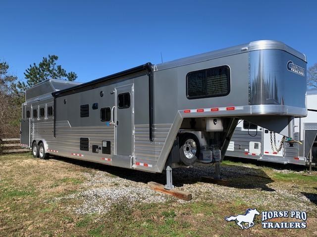 2023 Cimarron 4 Horse 15'8 Outback Living Quarters 2023 Cimarron 4 Horse 15'8 Outback Living Quarters