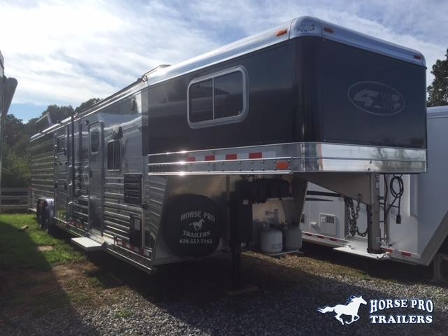 2015 4 Star Stock Combo 11 Sierra Living Quarters w Roller Gate 2015 4 Star Stock Combo 11 Sierra Living Quarters w Roller Gate