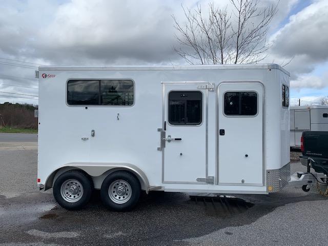 2021 Kiefer 2 Horse Straight Load Bumper Pull w/ROOF INSULATION 2021 Kiefer 2 Horse Straight Load Bumper Pull w/ROOF INSULATION