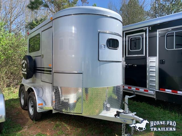 2021 Bee 2 Horse Straight Load Bumper Pull w Windows RAMP 2021 Bee 2 Horse Straight Load Bumper Pull w Windows RAMP