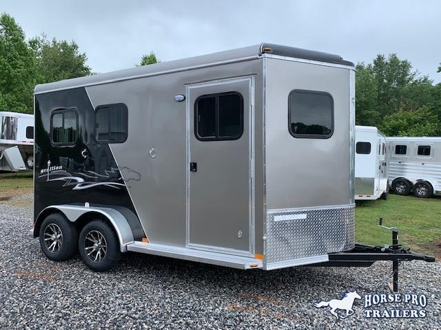 2020 Homesteader 2 Horse Slant Bumper Pull with Escape Door 2020 Homesteader 2 Horse Slant Bumper Pull with Escape Door