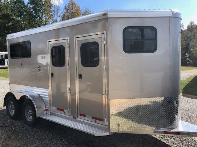 2021 Adam Ju Lite 2 Horse Straight Load Bumper Pull 2021 Adam Ju Lite 2 Horse Straight Load Bumper Pull