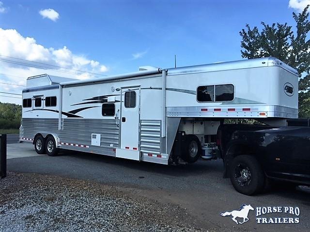 2023 4-Star Deluxe 3 Horse 13'2 Outback Living Quarters w/Slide Out & RAMP! 2023 4-Star Deluxe 3 Horse 13'2 Outback Living Quarters w/Slide Out & RAMP!