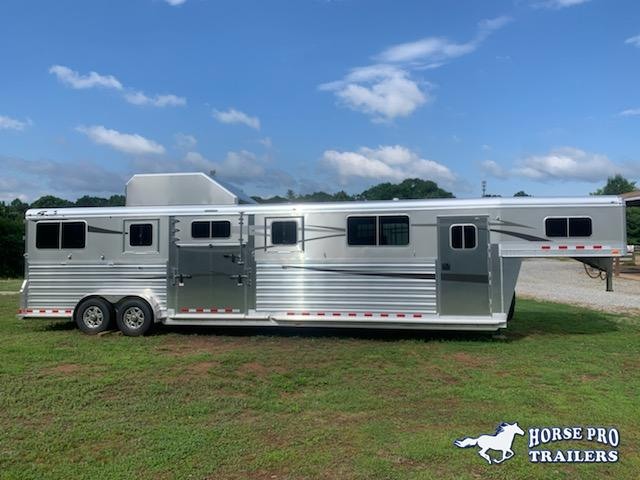 2022 4-Star Deluxe 4 Horse Head to Head Gooseneck 2022 4-Star Deluxe 4 Horse Head to Head Gooseneck