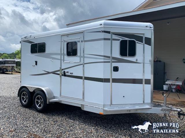 2021 4-Star 2 Horse Straight Load Bumper Pull w/ROOF INSULATION & FANS! 2021 4-Star 2 Horse Straight Load Bumper Pull w/ROOF INSULATION & FANS!