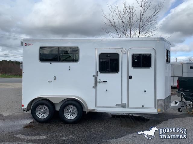 2021 Kiefer 2 Horse Straight Load Bumper Pull w/ROOF INSULATION 2021 Kiefer 2 Horse Straight Load Bumper Pull w/ROOF INSULATION