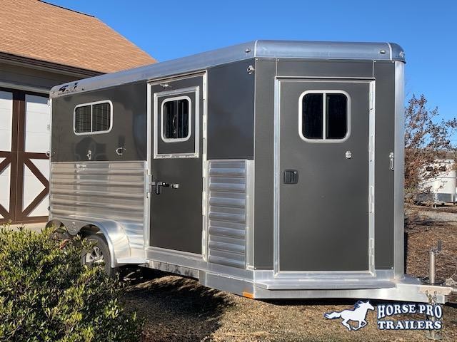 2021 4-Star 2 Horse Straight Load Bumper Pull w/ROOF INSULATION & FANS! 2021 4-Star 2 Horse Straight Load Bumper Pull w/ROOF INSULATION & FANS!