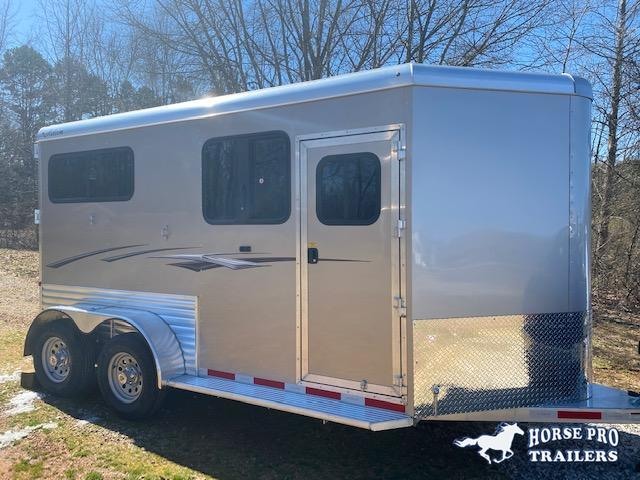 2021 Adam Ju-Lite 2 Horse Straight Load Bumper Pull w/WALK-THRU DOOR & MANGERS 2021 Adam Ju-Lite 2 Horse Straight Load Bumper Pull w/WALK-THRU DOOR & MANGERS