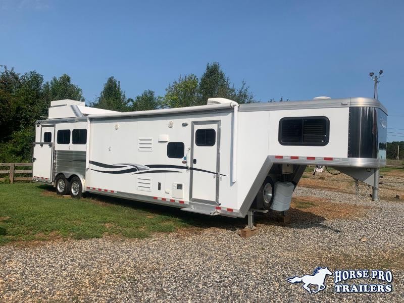 2018 Cimarron 3 Horse Sideload 14'8 Outback Living Quarters Slide 2018 Cimarron 3 Horse Sideload 14'8 Outback Living Quarters Slide