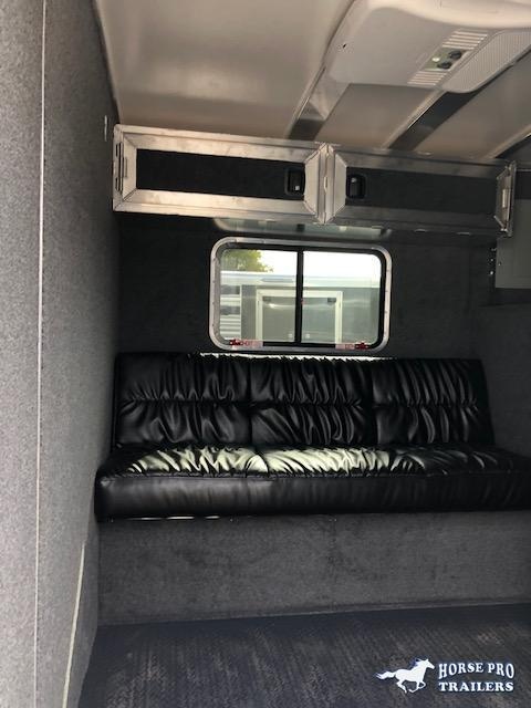 2021 Cimarron 3 Horse Slant Load Gooseneck w/ COMFORT PACKAGE & SIDE TACK& 2021 Cimarron 3 Horse Slant Load Gooseneck w/ COMFORT PACKAGE & SIDE TACK&