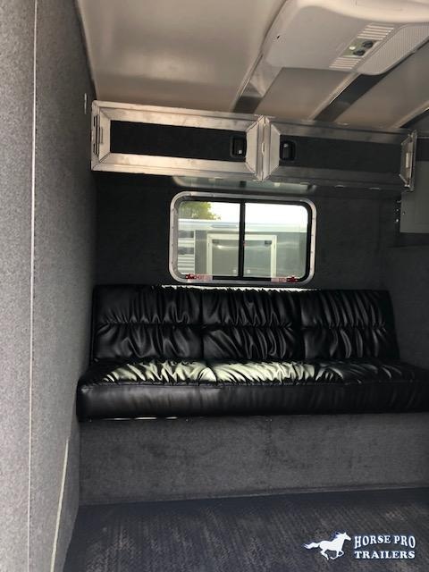 2021 Cimarron 3 Horse Slant Load Gooseneck w/ COMFORT PACKAGE & SIDE TACK& 2021 Cimarron 3 Horse Slant Load Gooseneck w/ COMFORT PACKAGE & SIDE TACK&