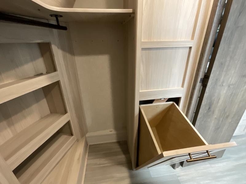 used Fifth Wheel Trailers Alliance RV Paradigm for sale, in Watertown, SD Thumbnail 51