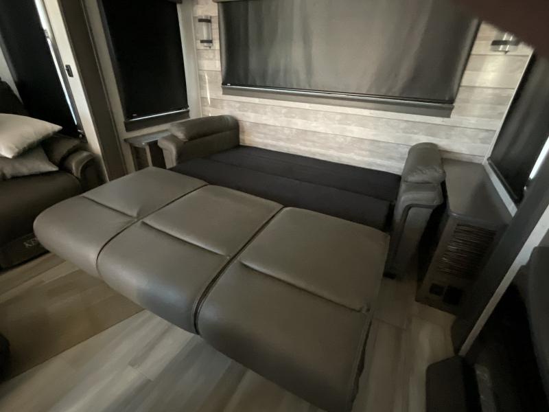 used Fifth Wheel Trailers Alliance RV Paradigm for sale, in Watertown, SD Thumbnail 30