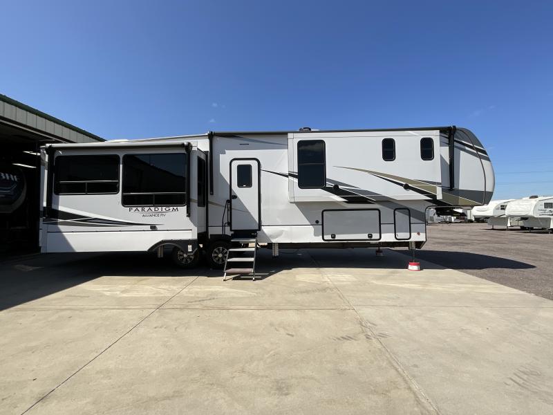 used Fifth Wheel Trailers Alliance RV Paradigm for sale, in Watertown, SD Thumbnail 3