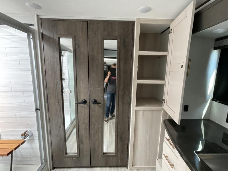 used Fifth Wheel Trailers Alliance RV Paradigm for sale, in Watertown, SD Thumbnail 53