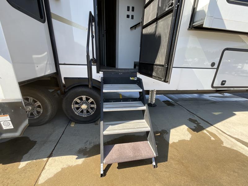 used Fifth Wheel Trailers Alliance RV Paradigm for sale, in Watertown, SD Thumbnail 71