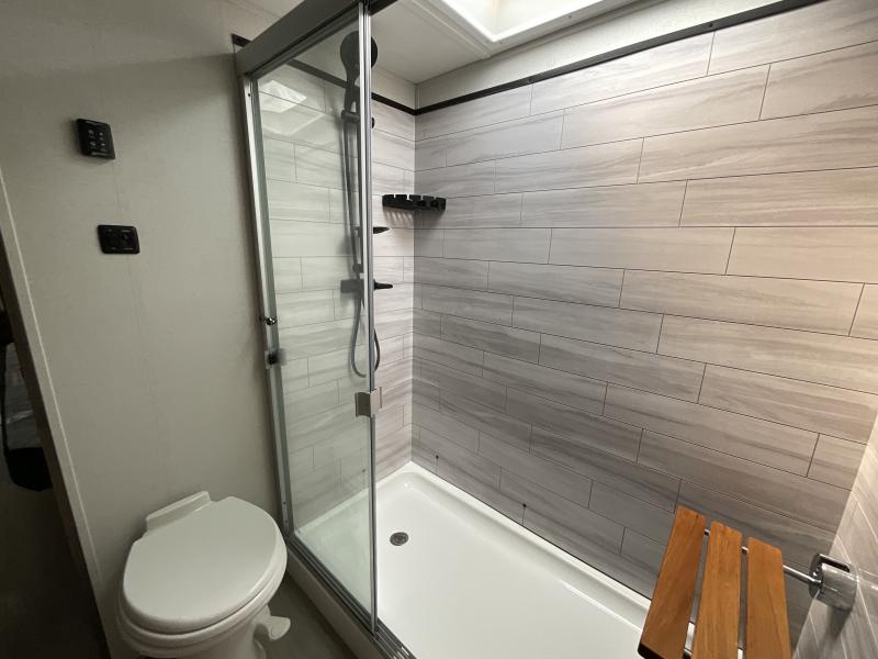 used Fifth Wheel Trailers Alliance RV Paradigm for sale, in Watertown, SD Thumbnail 38