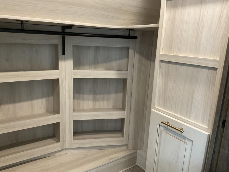 used Fifth Wheel Trailers Alliance RV Paradigm for sale, in Watertown, SD Thumbnail 55