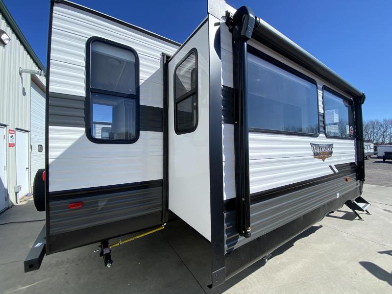 2022 Wildwood 27RE Travel Trailer RV Advantage RV / RV and Camper