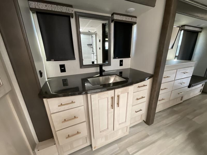 used Fifth Wheel Trailers Alliance RV Paradigm for sale, in Watertown, SD Thumbnail 39