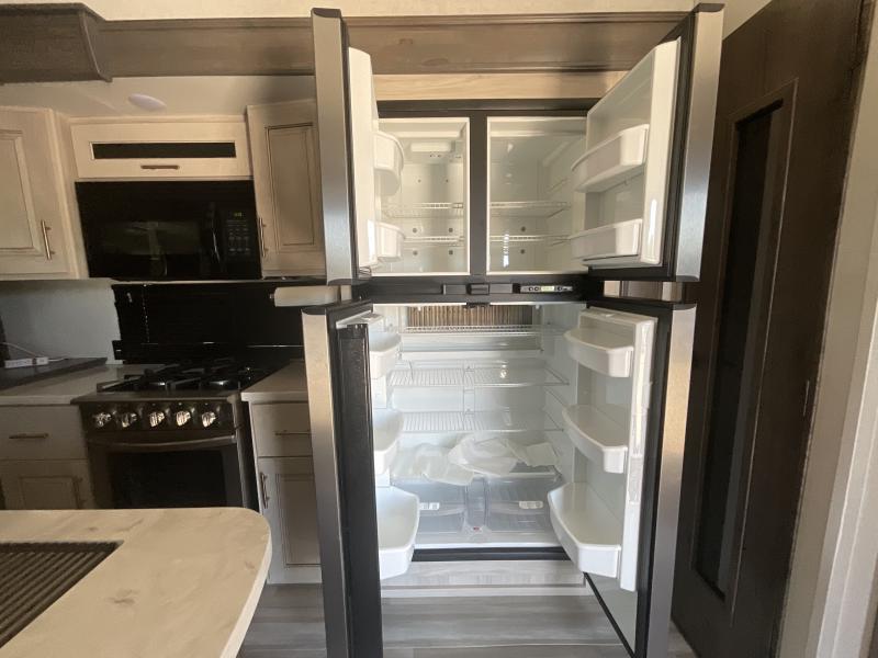 used Fifth Wheel Trailers Alliance RV Paradigm for sale, in Watertown, SD Thumbnail 15