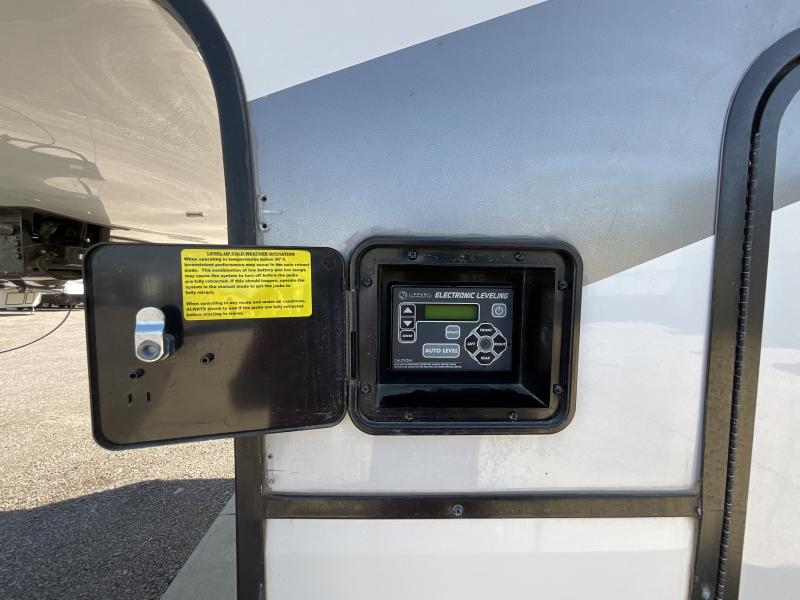 used Fifth Wheel Trailers Alliance RV Paradigm for sale, in Watertown, SD Thumbnail 62