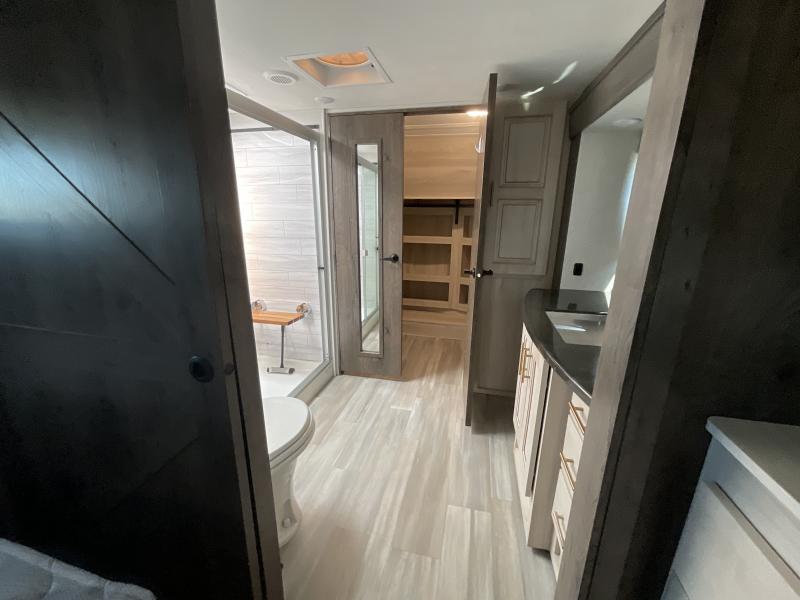 used Fifth Wheel Trailers Alliance RV Paradigm for sale, in Watertown, SD Thumbnail 36