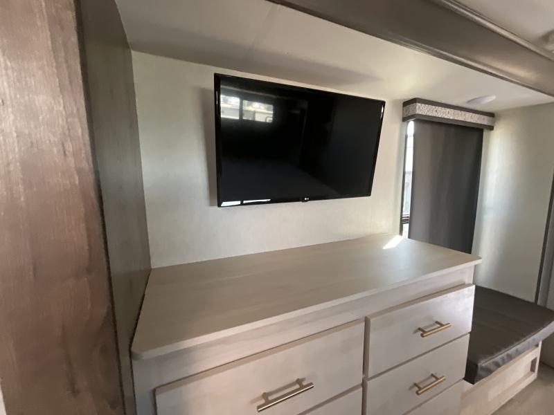 used Fifth Wheel Trailers Alliance RV Paradigm for sale, in Watertown, SD Thumbnail 34