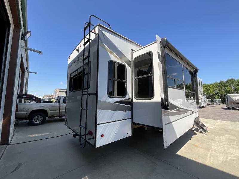 used Fifth Wheel Trailers Alliance RV Paradigm for sale, in Watertown, SD Thumbnail 10