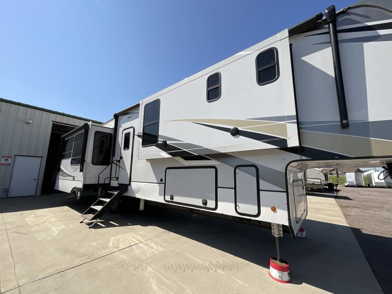 used Fifth Wheel Trailers Alliance RV Paradigm for sale, in Watertown, SD Thumbnail 12