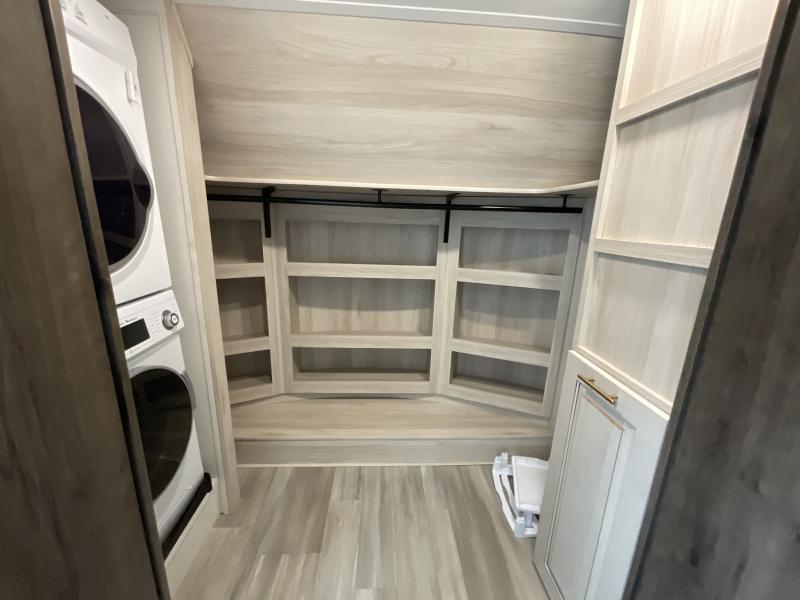 used Fifth Wheel Trailers Alliance RV Paradigm for sale, in Watertown, SD Thumbnail 41