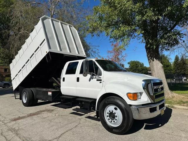 2015 Ford F-650 