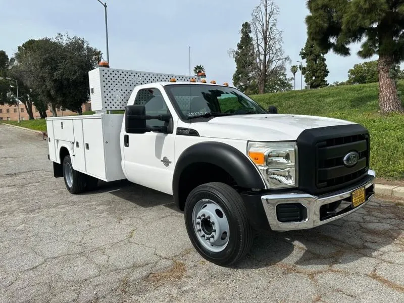 2013 Ford F-450 S.D.