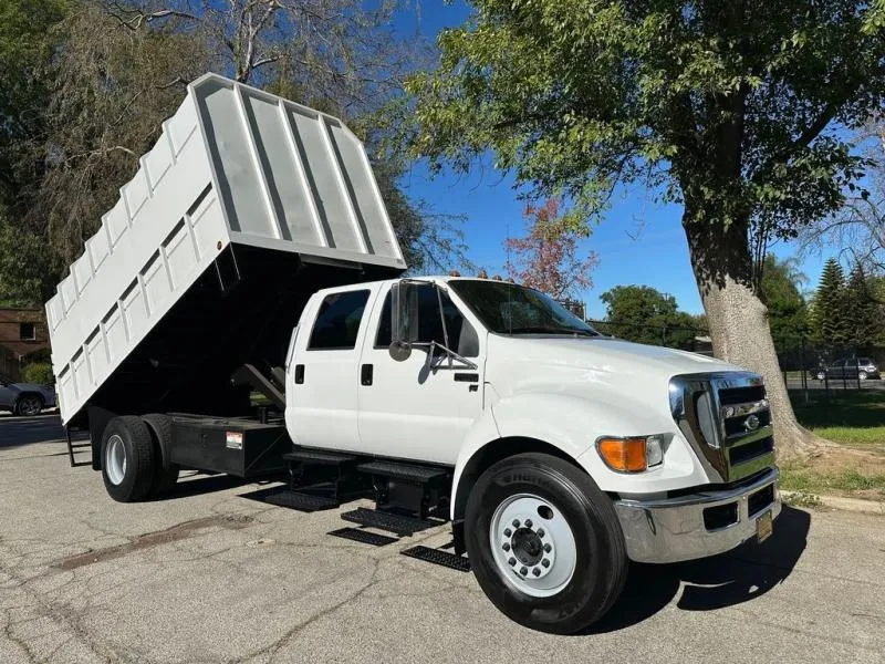 2015 Ford F-650 
