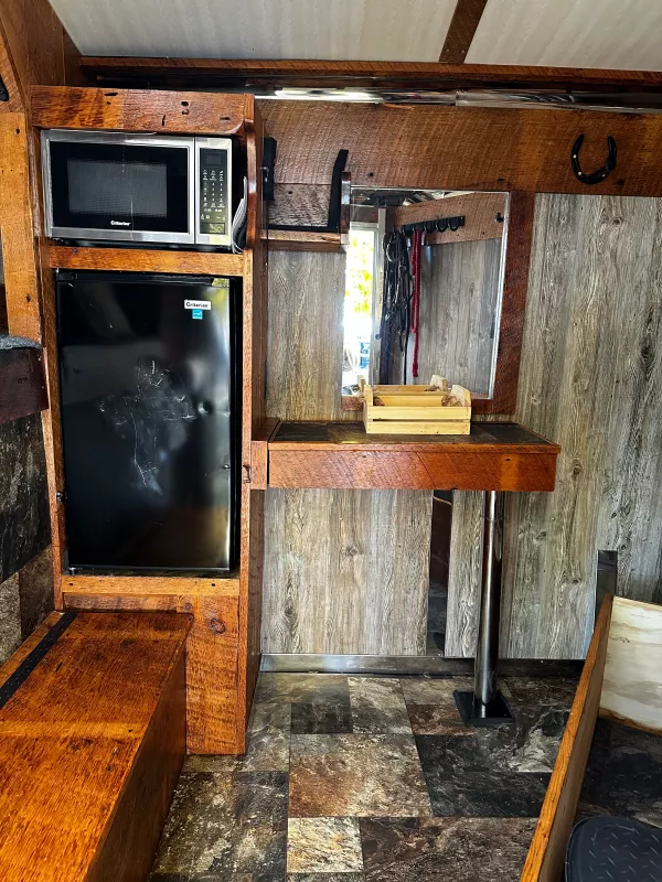 used Horse Trailers Four Star  for sale, in Perrinton, MI Thumbnail 8