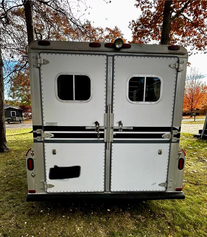 used Horse Trailers Four Star  for sale, in Perrinton, MI Thumbnail 2