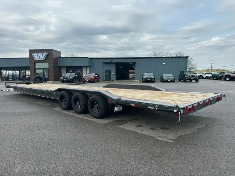 used Equipment / Flatbed Trailers PJ Trailers  for sale, in Peru, IL Thumbnail 2