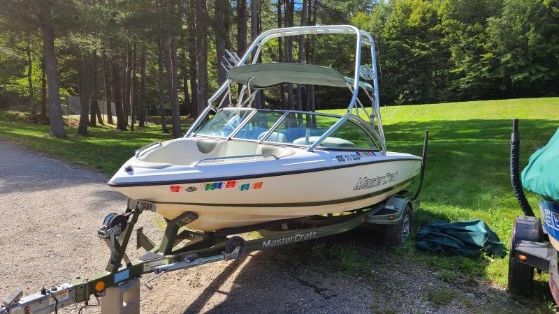 2004 Mastercraft Prostar 197 Ski/Wakeboard 2004 Mastercraft Prostar 197 Ski/Wakeboard