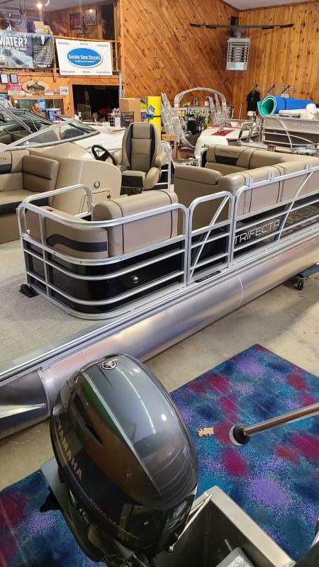 2022 Trifecta Pontoon 18FCC ES Pontoon Boat 2022 Trifecta Pontoon 18FCC ES Pontoon Boat