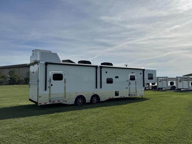 new Cargo (Enclosed) Trailers Sundowner Trailers  for sale, in Arthur, IL Thumbnail 10